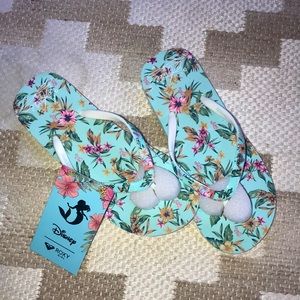 NWT Roxy Ariel flip flops